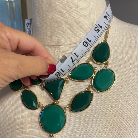 New bib style tier drop layer statement necklace. Green and gold w/ extension - Picture 10 of 11